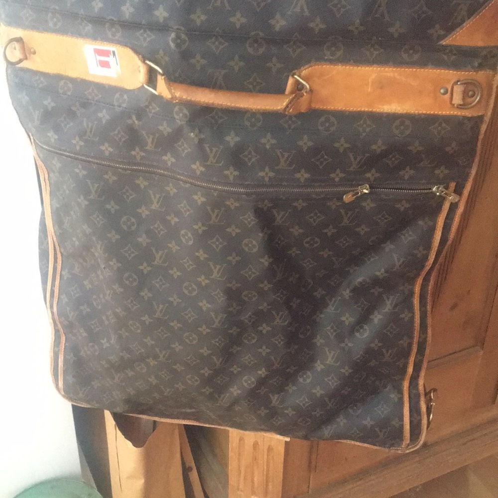 Louis Vuitton Garment Bag - Picture 2 of 8